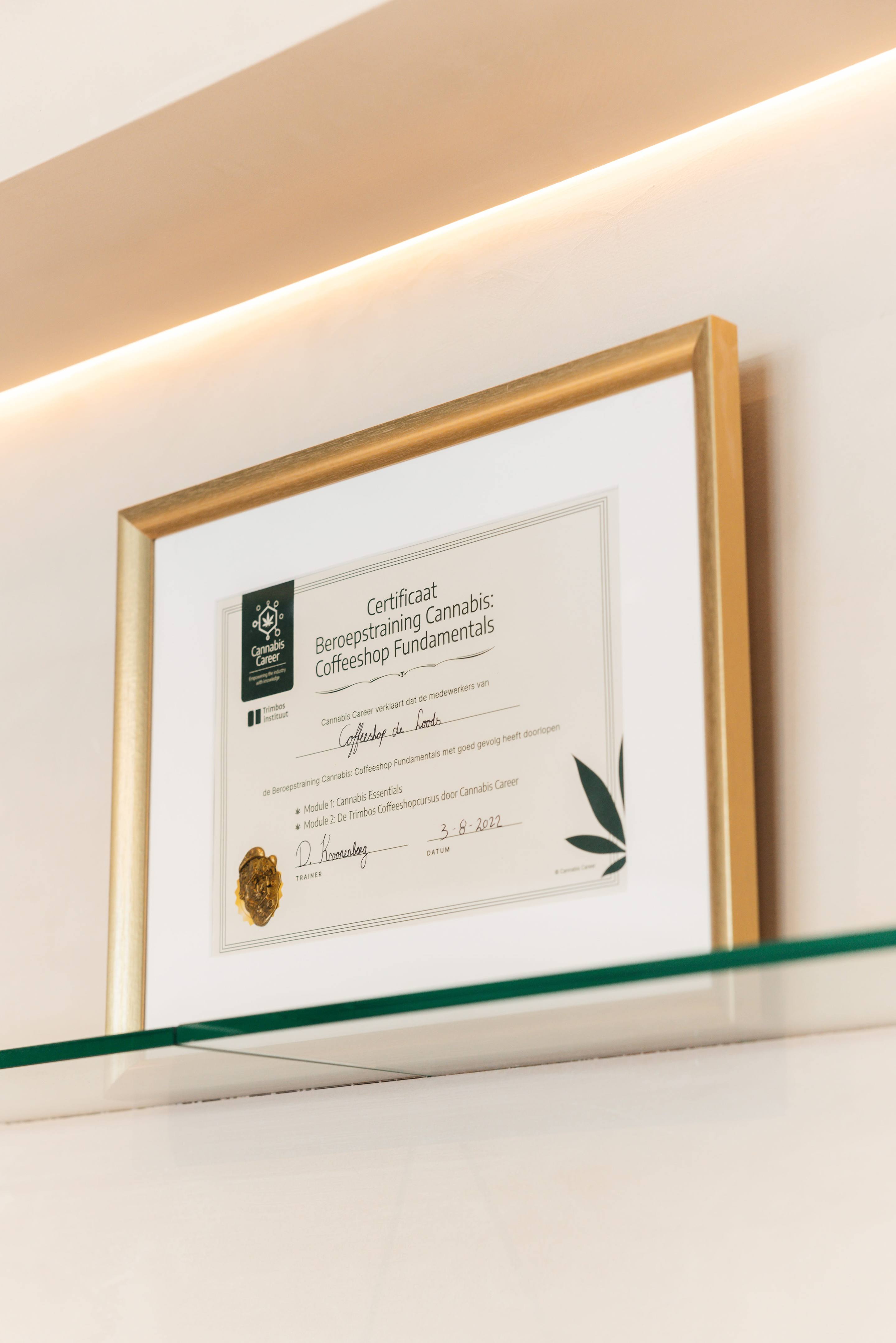 Cannabis career training certificate for Coffeeshop de Loods staff
